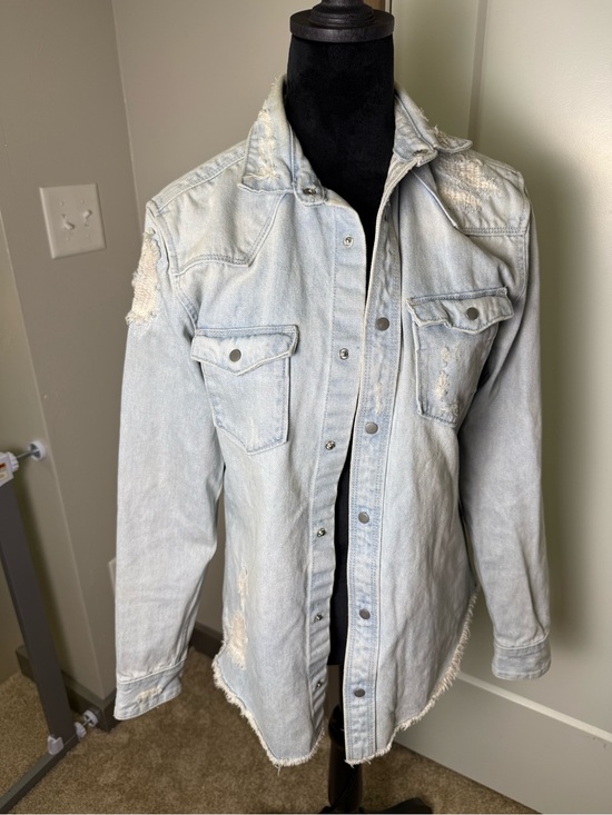Zara Jackets & Blazers - Zara Relaxed Fit Medium Distressed Wash Button Front Jean Denim Jacket Button S